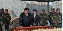 【视频】金正恩指导军队空降训练 ...