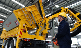 【视频】财新中国3月制造业PMI升至51.1 连续5个月扩张