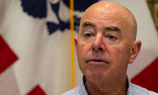 【视频】美参议院结束对国土安全部长马约卡斯的弹劾审判