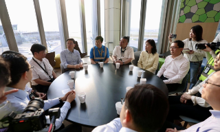【视频】李家超：强积金“对冲”今起取消 惠及全港300多万劳工