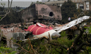 【视频】印度空难增至274死 当局考虑停飞波音787飞机